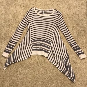 Juniors Light weight sweater